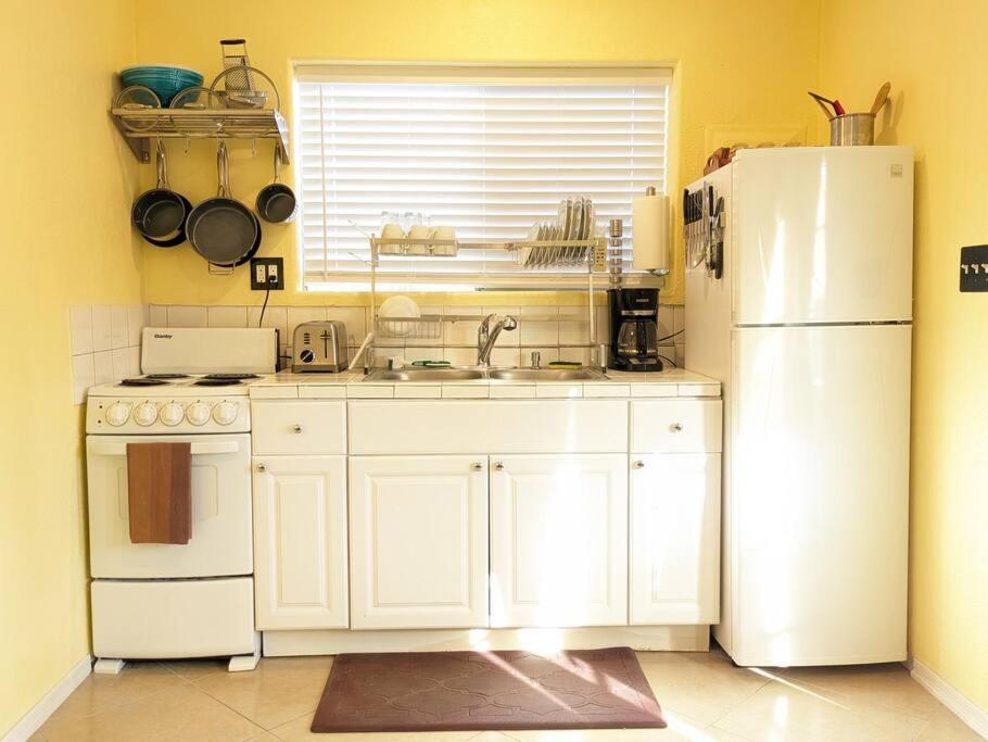 Guesthouse W/ Private Access And Patio Tucson Extérieur photo